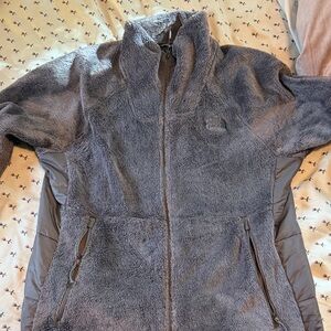 Cozy  North Face Fleece Jacket with Zip Pockets